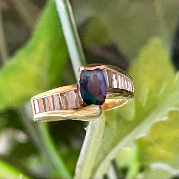 18K Yellow Gold Ring with Sapphire and Diamond - Picture 1 of 8